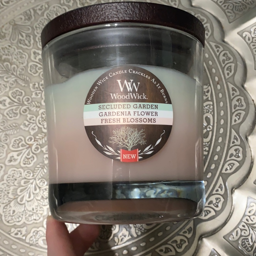 ☀️3/$20 Wood wick candle.